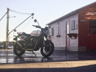 Triumph Thruxton 400 &amp; Triumph Tracker 400
