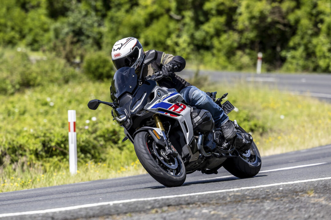 BMW R1300RS action road NZ
