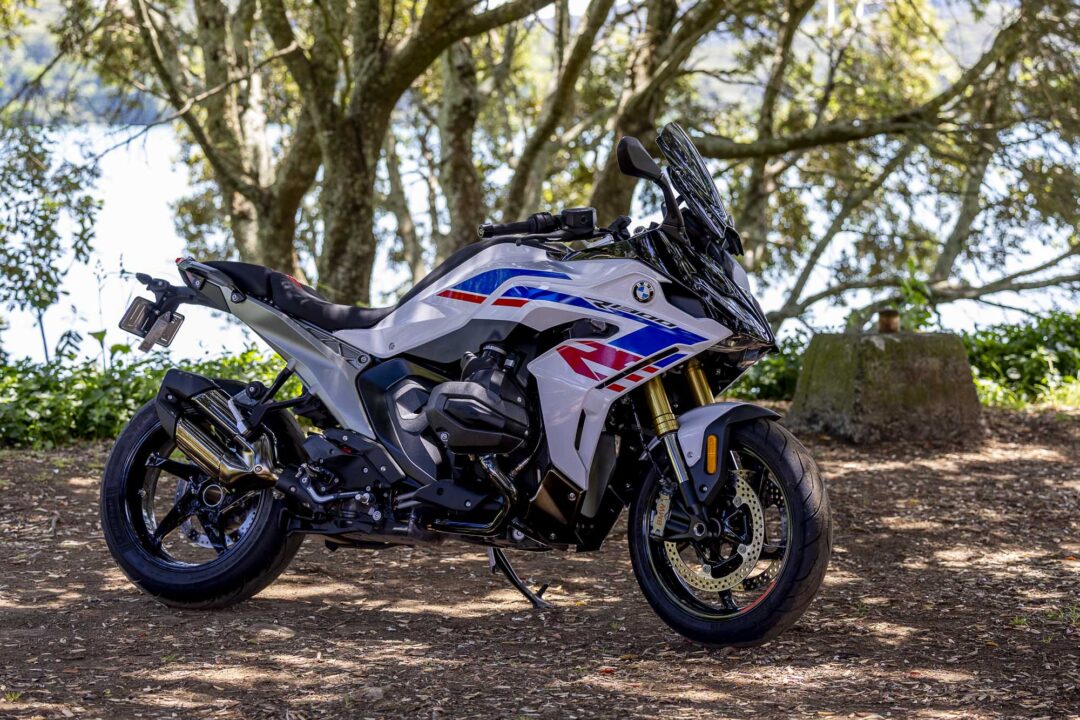 BMW R1300RS action road NZ