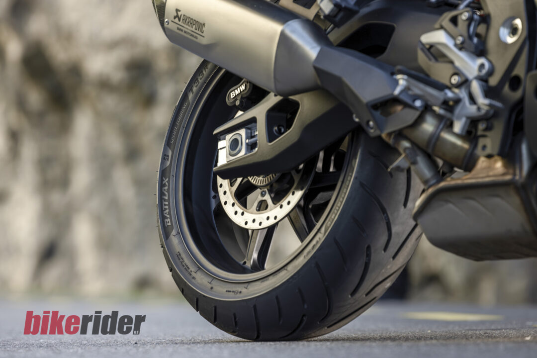 BATTLAX SPORT TOURING T33 review test