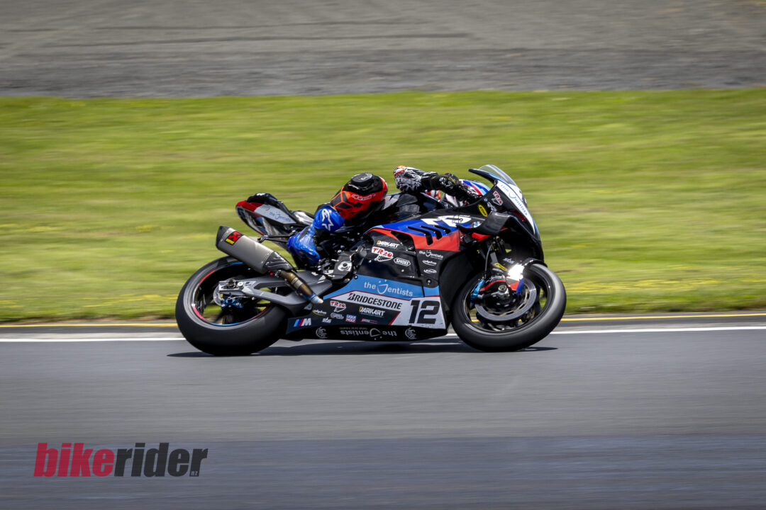 2025 Suzuki International Series NZ road racing Wanganui Cemetery Circuit BMW S1000RR
