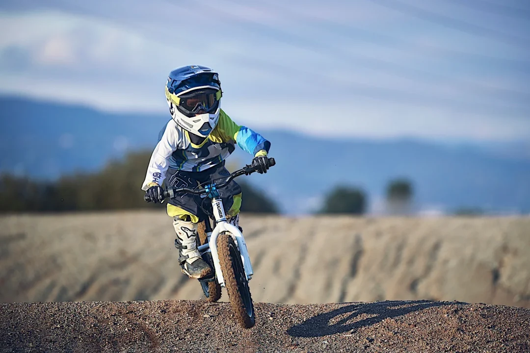 Husqvarna-16eDrive-Small Kids electric balance bike