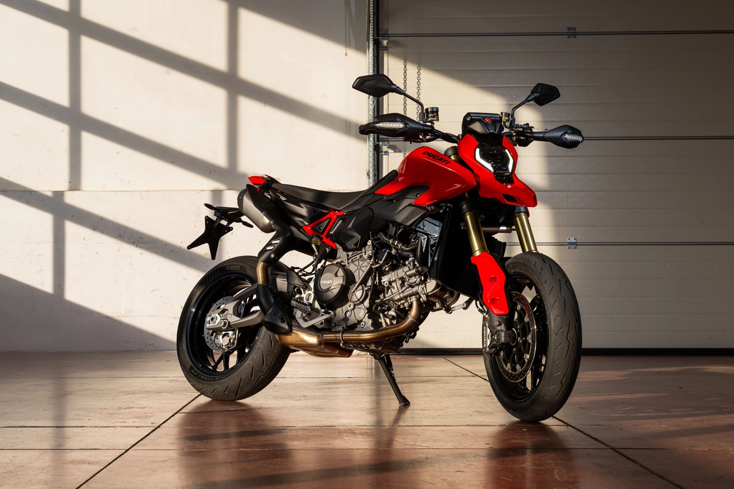 Ducati Hypermotard V2