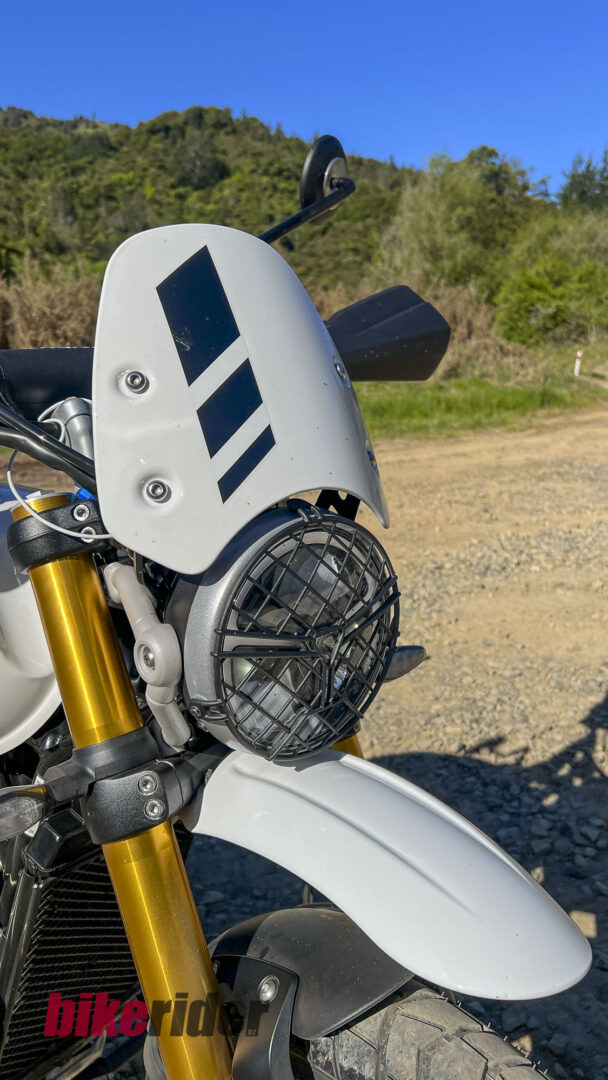 Triumph Scrambler 400XC headlight and grill