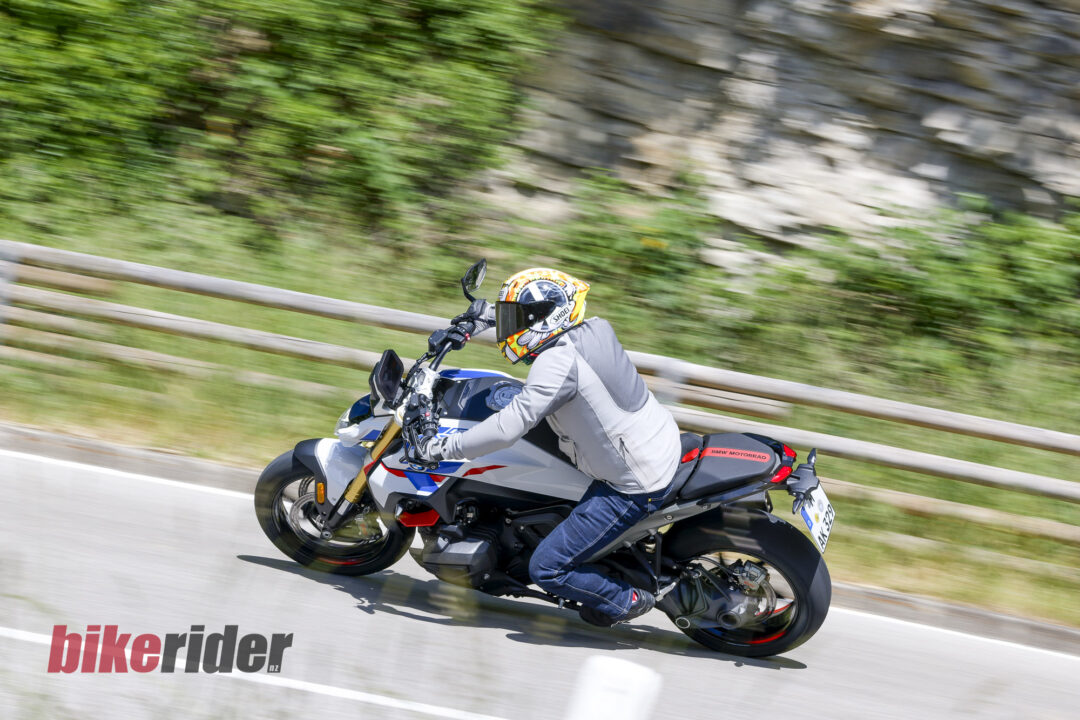 BMW R 1300 R review, action shot, road cornering