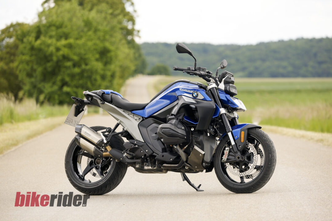 BMW R 1300 R review, static on road