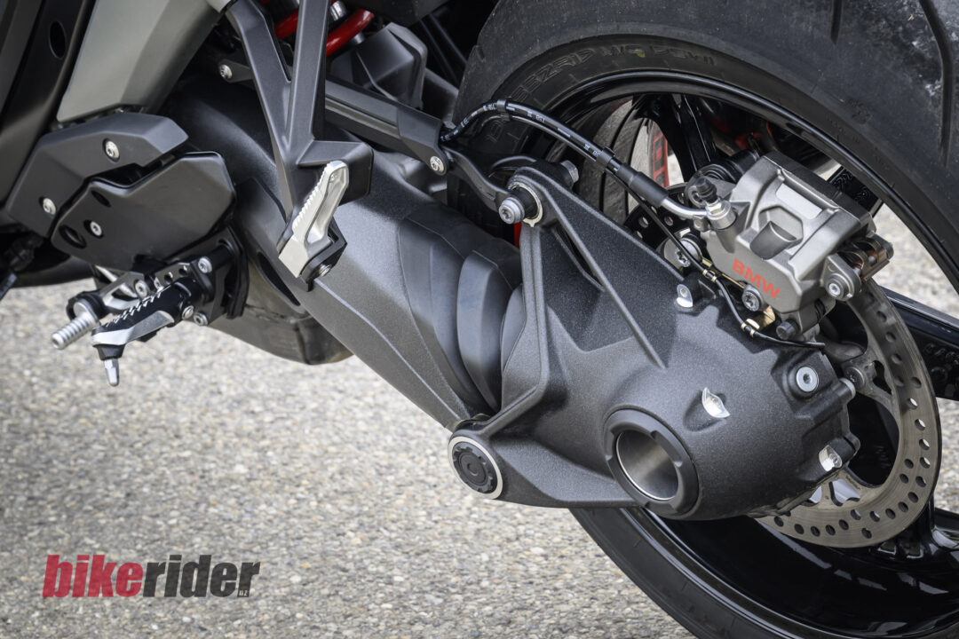 BMW R 1300 R review, drive shaft