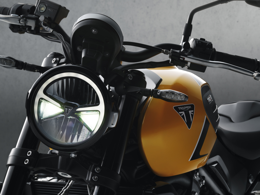2026 Triumph Trident 660 headlight