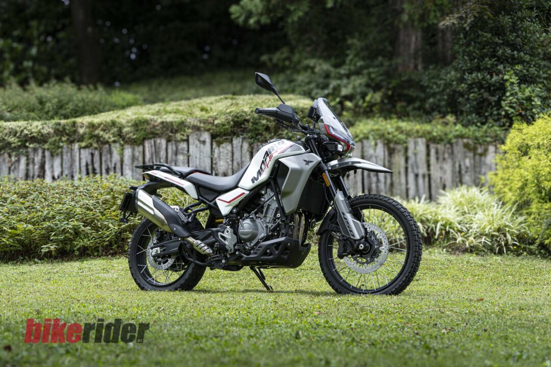 Moto Morini Alltrhike 450 static