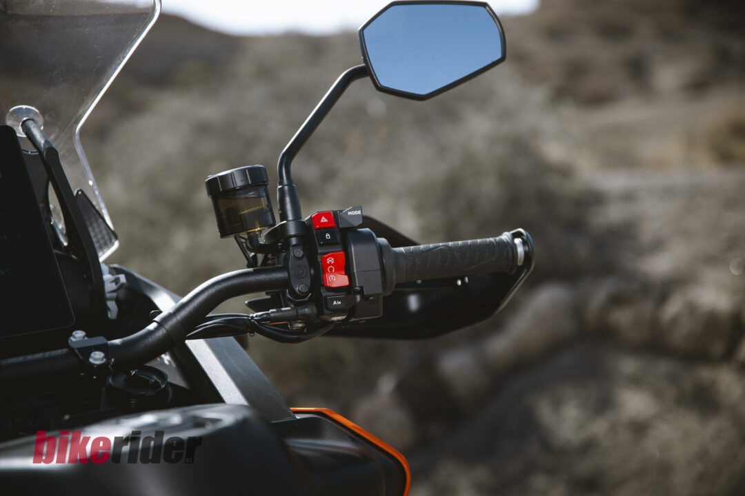KTM 1390 Super Adventure EVO S review switches
