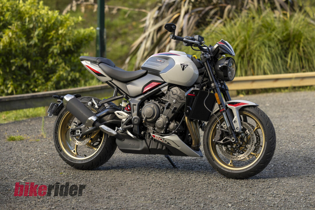 2026 Triumph Trident 800 static