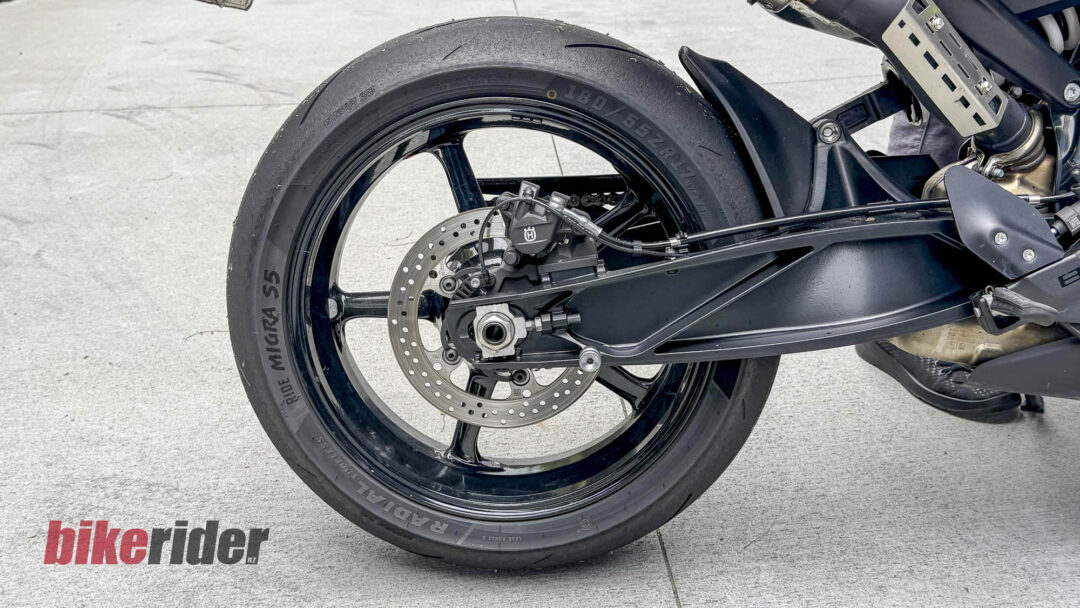 Husqvarna Vitpilen 801 NV Motorcycles CST Migra S5 tyre