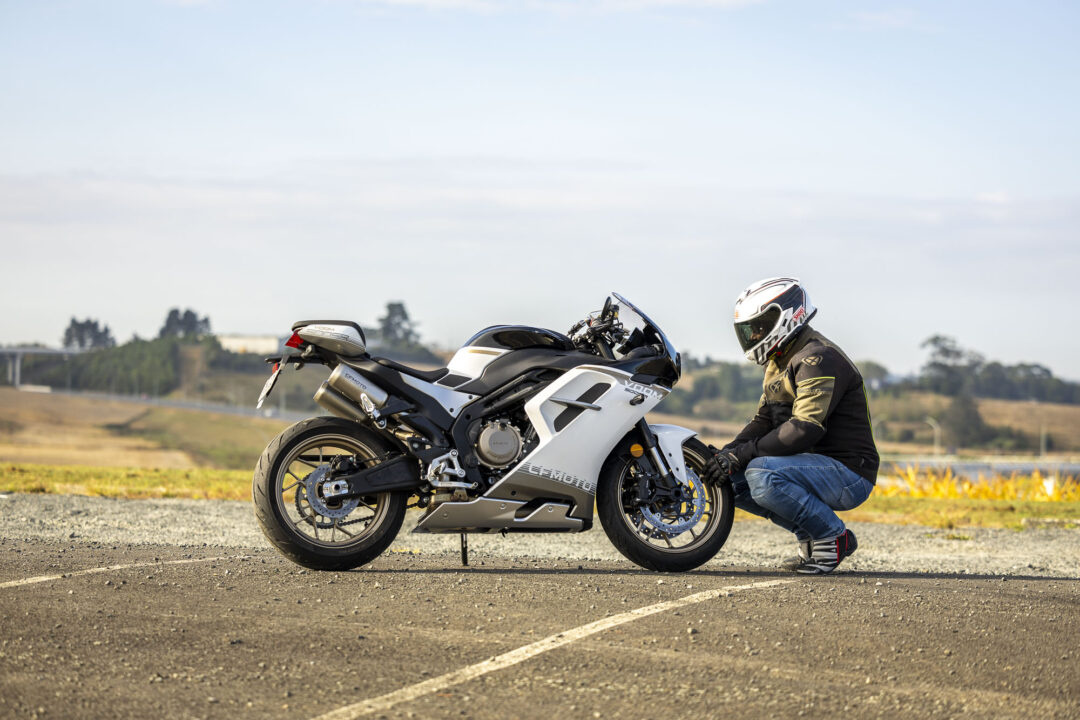 CFMoto 500SR Voom static