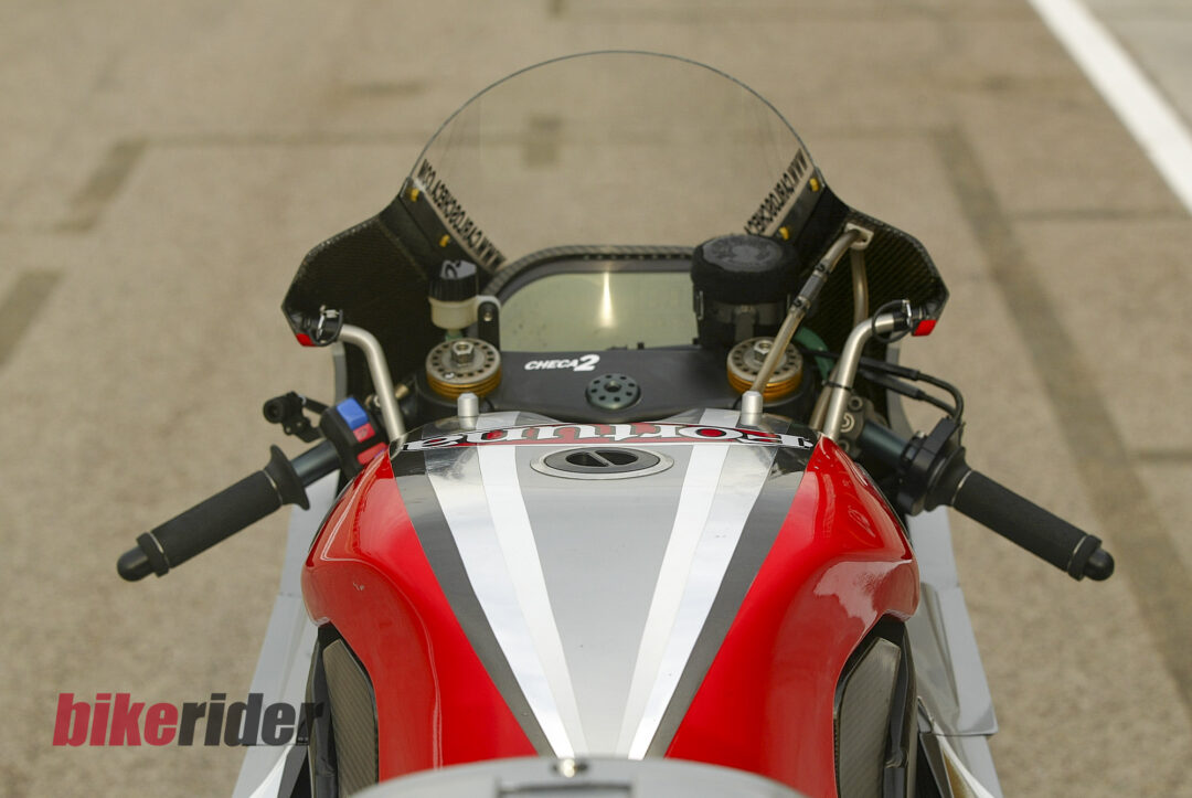 Yamaha M1 test Alan Catchart dash