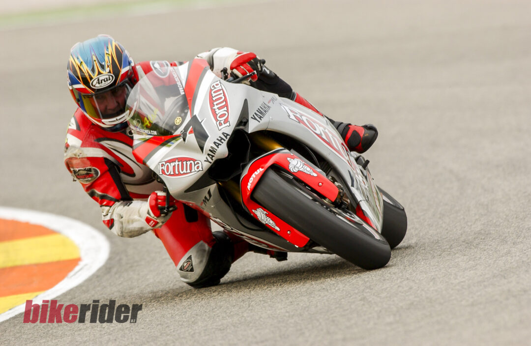 Yamaha M1 test Alan Catchart action