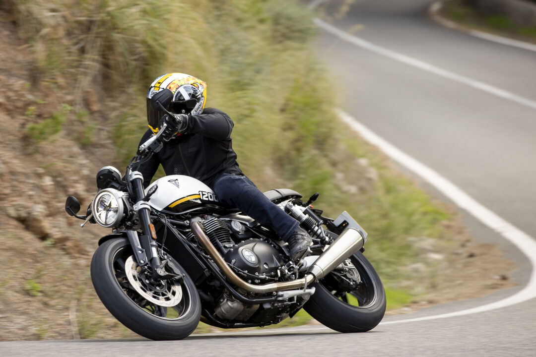 Triumph Speed Twin 1200 action review