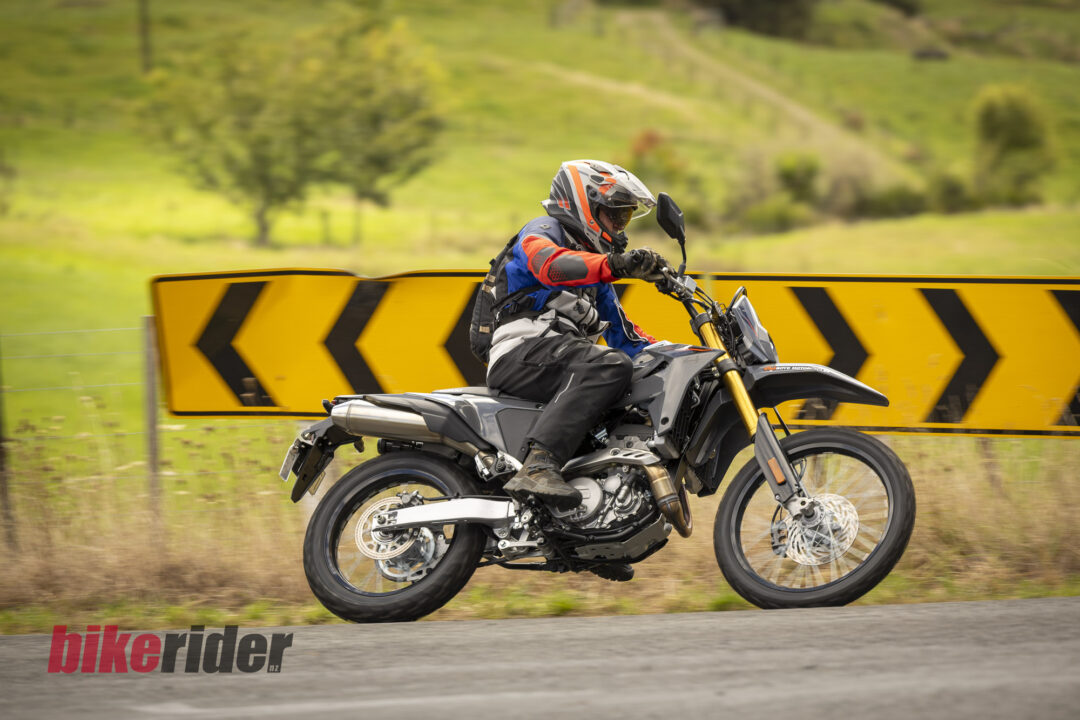 Suzuki DR-Z4S action road