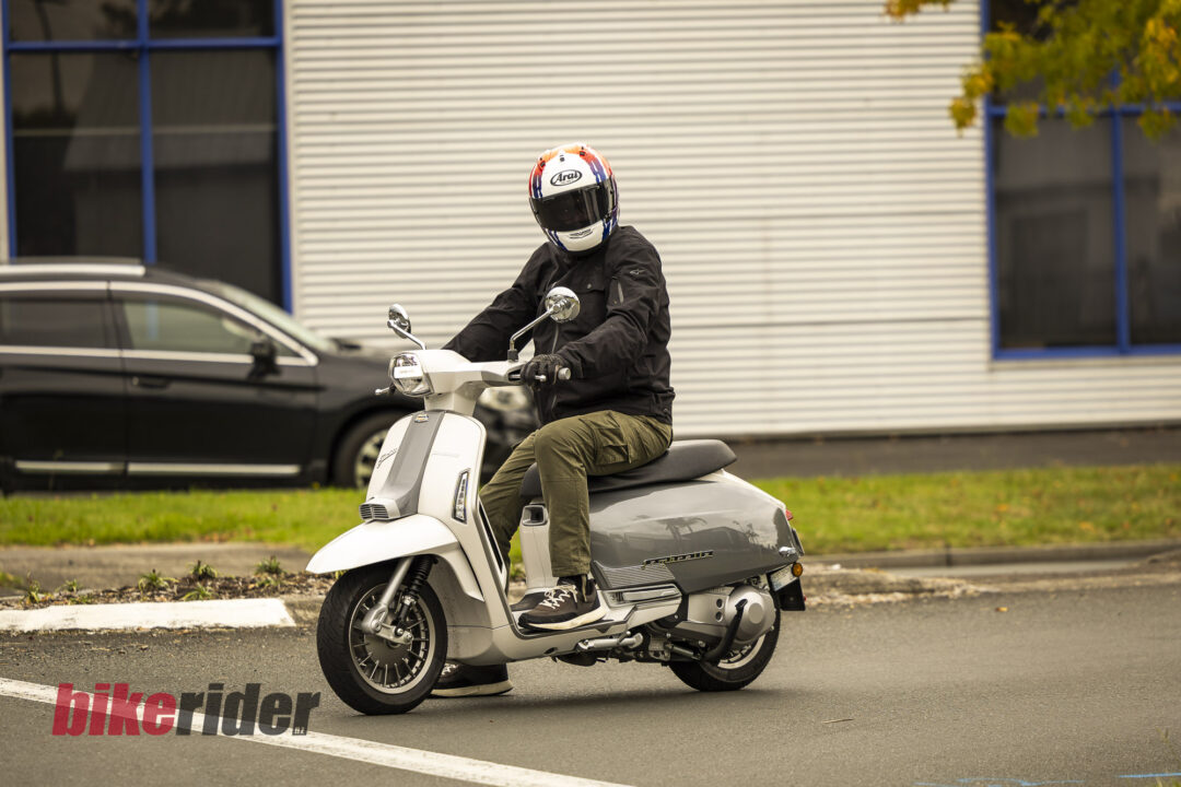 Lambretta G350 cornering action