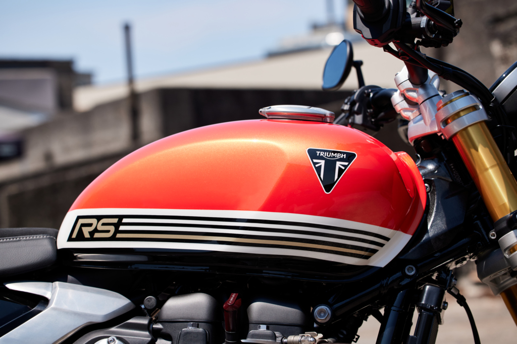 Triumph Speed Twin 1200 & Speed Twin 1200RS review tank