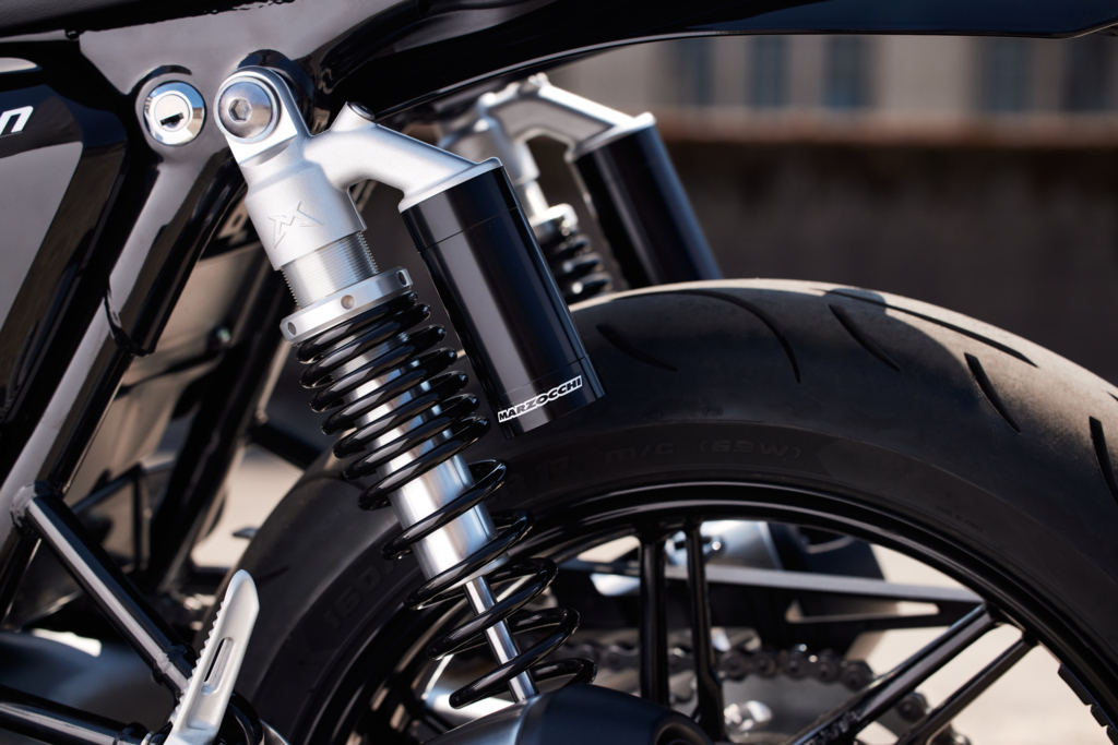 Triumph Speed Twin 1200 rear suspension review