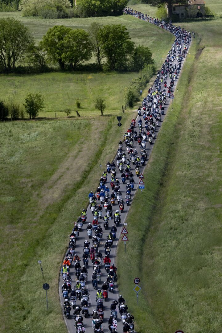 Parata Vespa World Days 2024