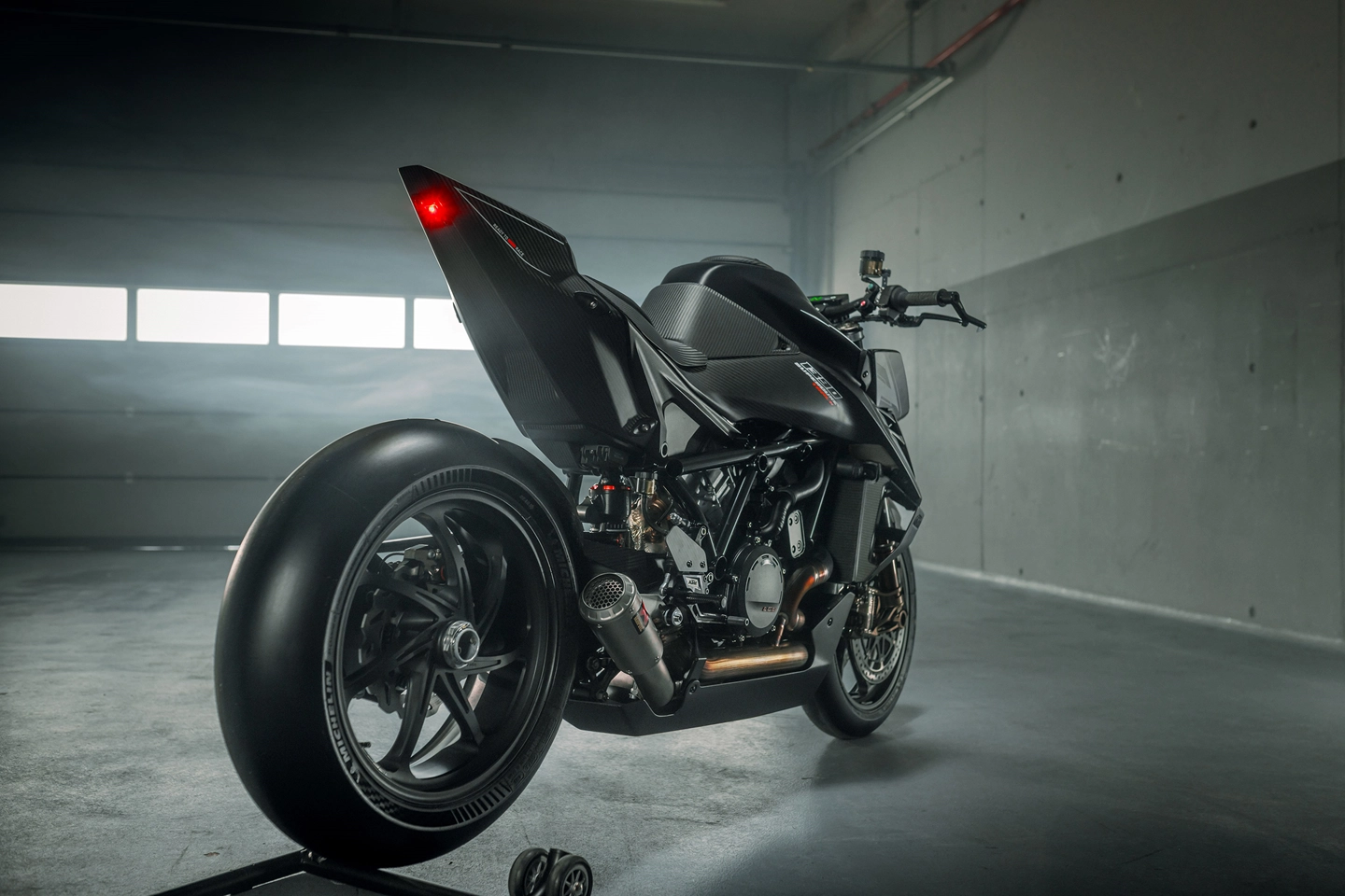 KTM 1390 Super Duke RR Track.