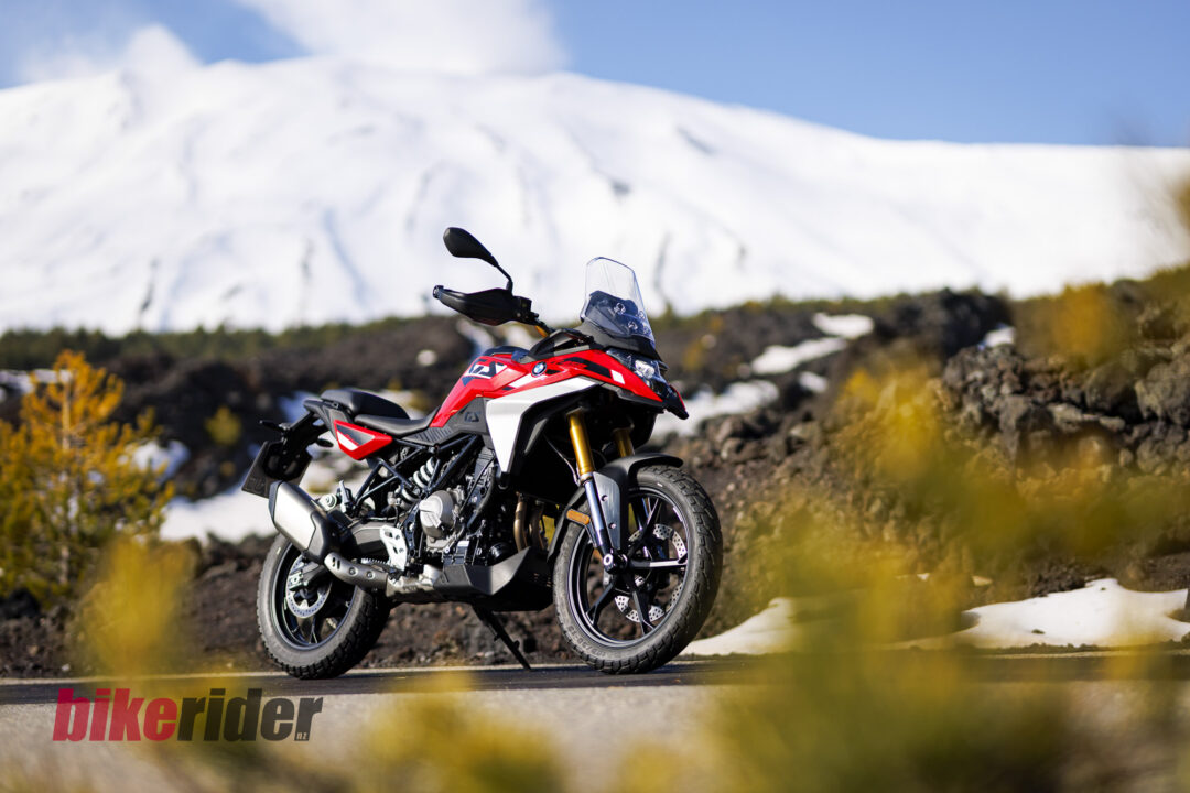 BMW F450GS review static snow