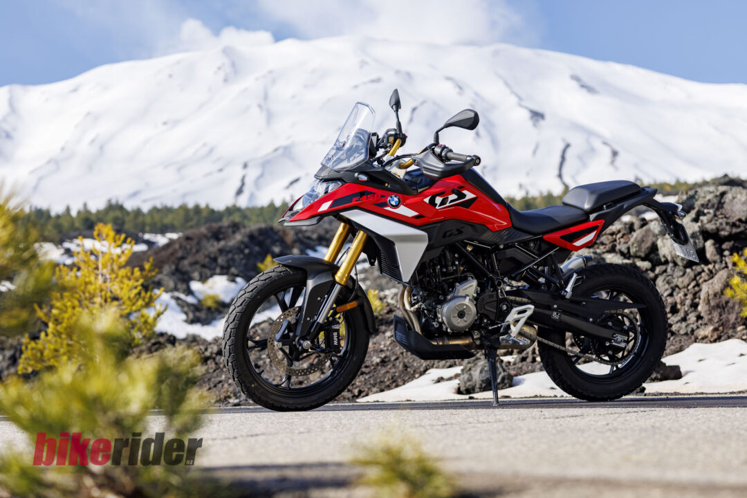 BMW F450GS review static snow