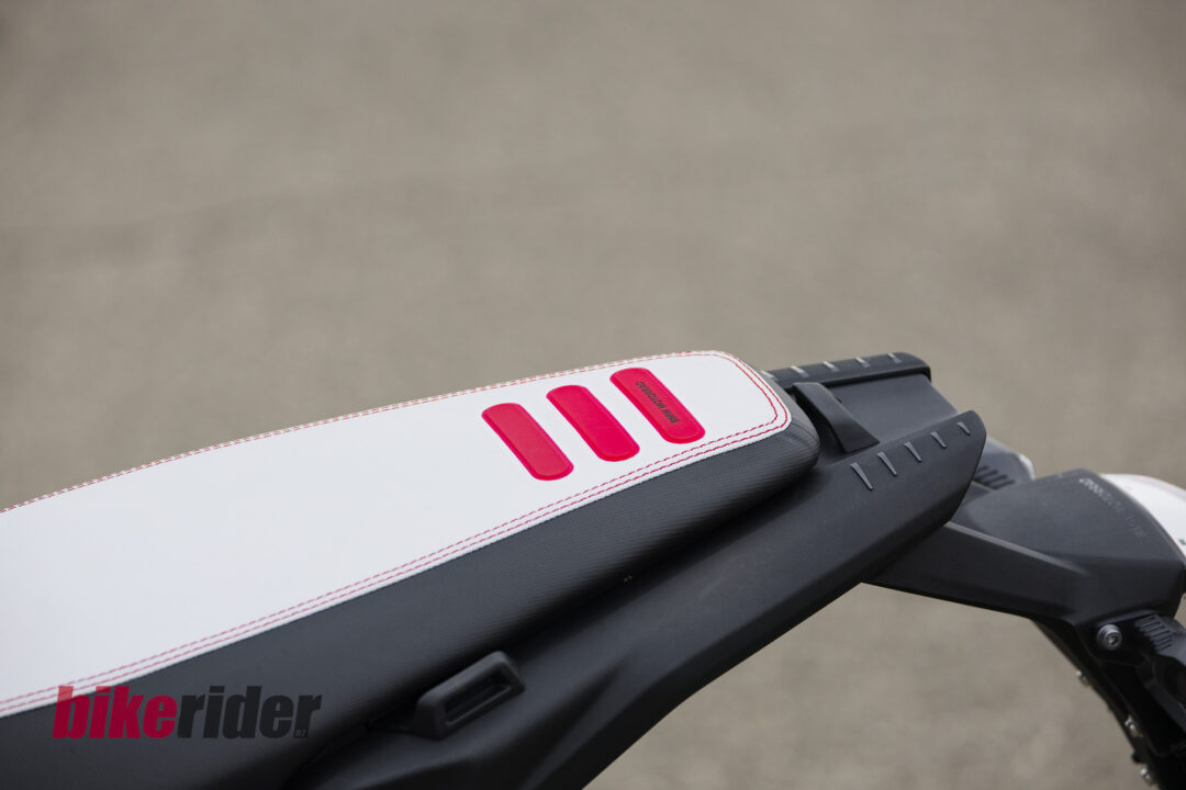 BMW F450GS review saddle