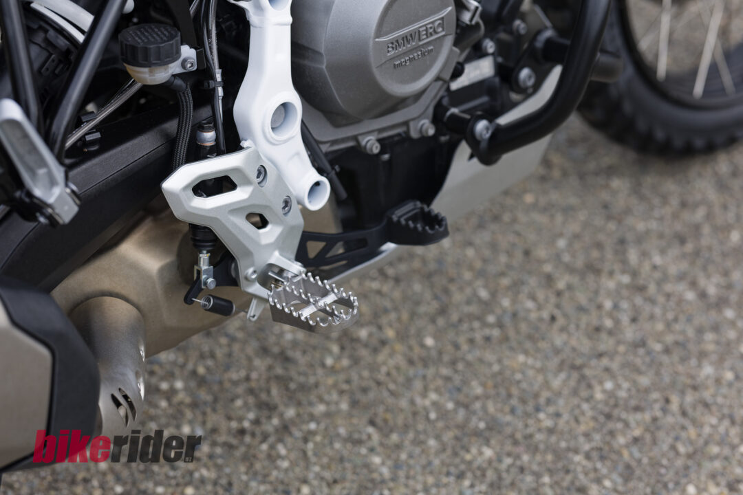 BMW F450GS review footpegs