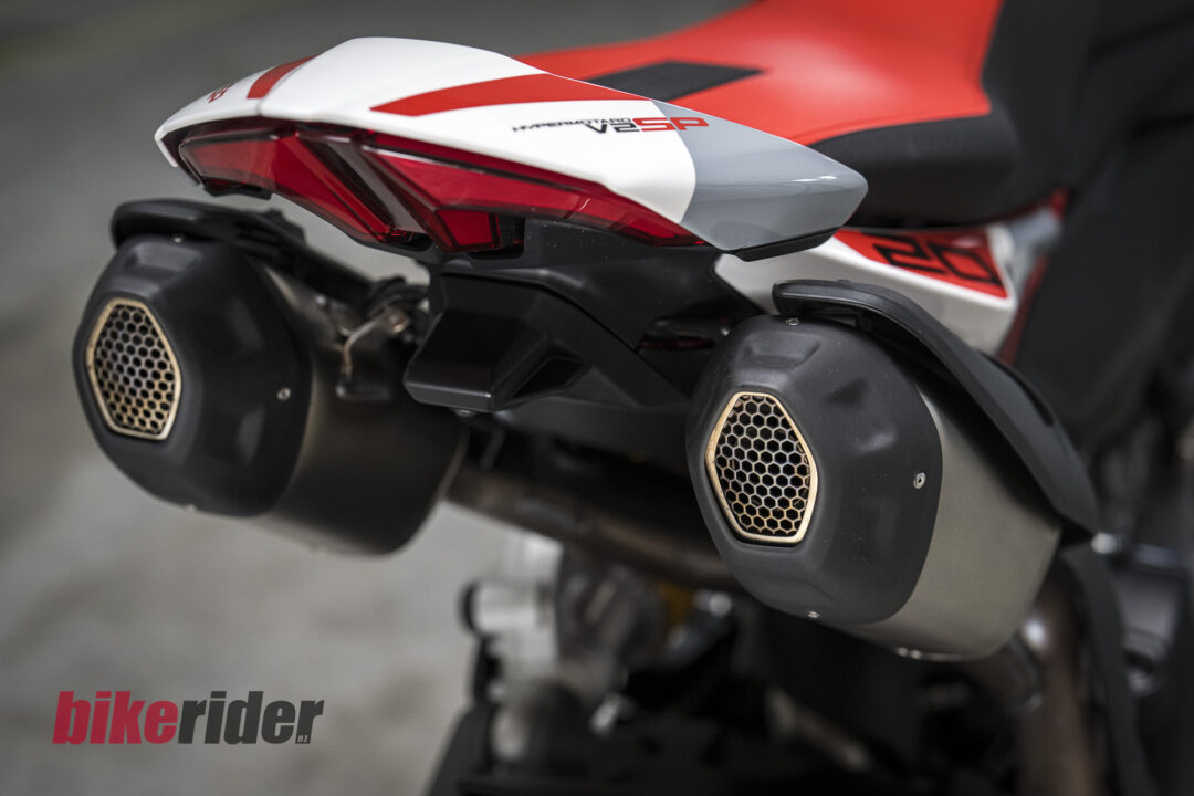 20260614-MY26_HYPERMOTARD_V2SP_DETAILS_44-1080x720 Ducati Hypermotard V2 SP review exhausts