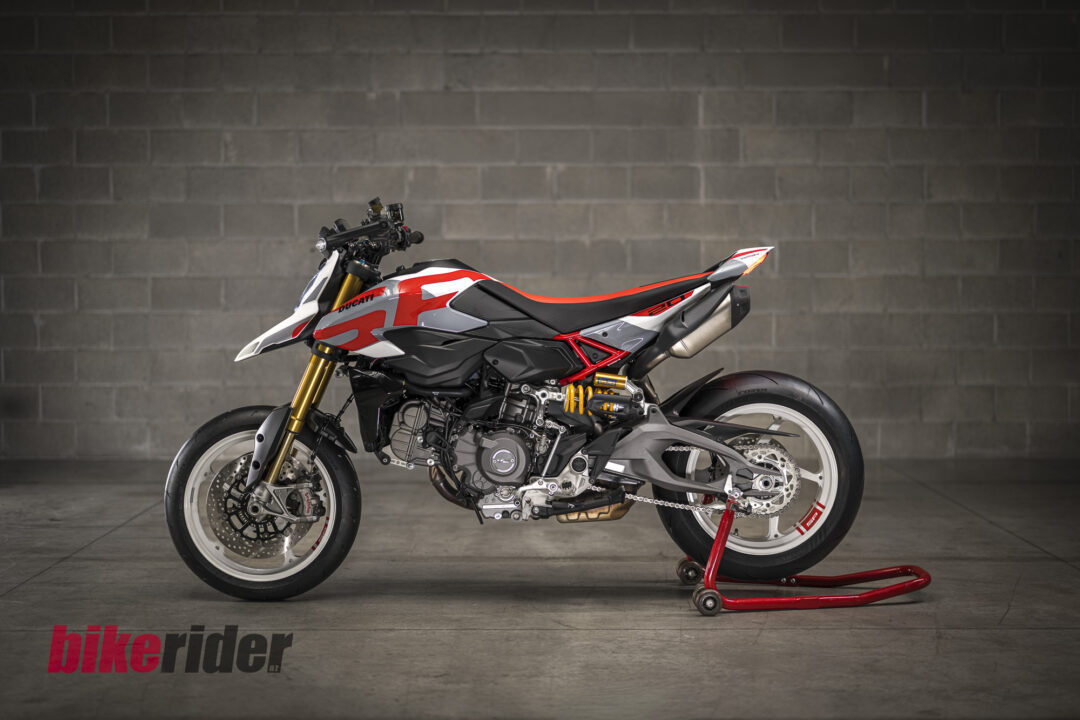 20260614-MY26_HYPERMOTARD_V2SP_STATICS_ON_LOCATION_44-1080x720 Ducati Hypermotard V2 SP review