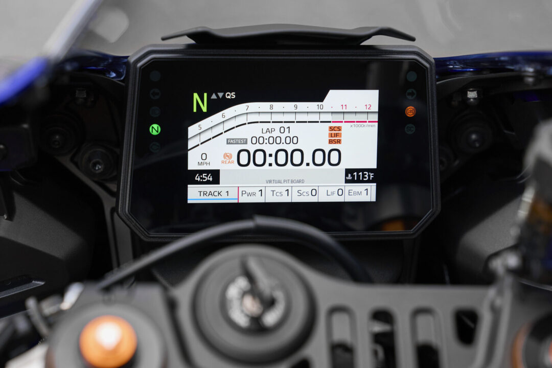 Yamaha R7 virtual pit board