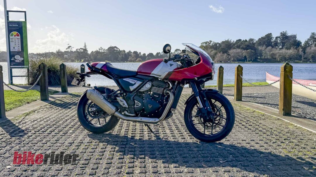 Triumph Thruxton 400 review