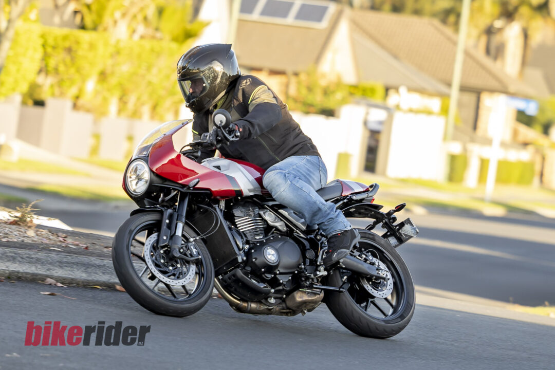 Triumph Thruxton 400 review
