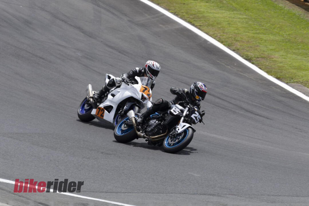 Suzuki GSX-8S racer at Hampton Downs in the Sport BIke class