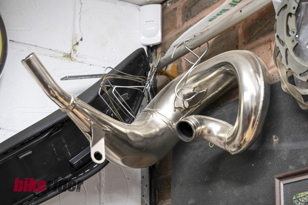 20260617-_DSC3065-1080x720 Classic Kawasaki collection Alan Cathcart exhaust two-stroke