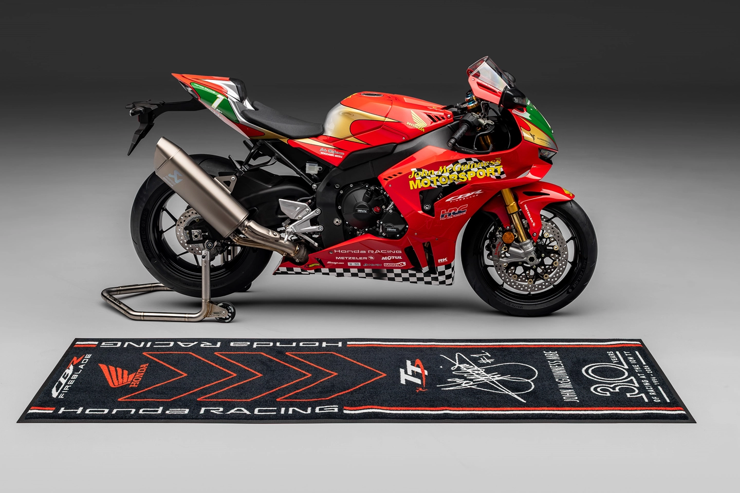 Honda CBR1000RR-R Fireblade SP John McGuinness 30th Anniversary Replica