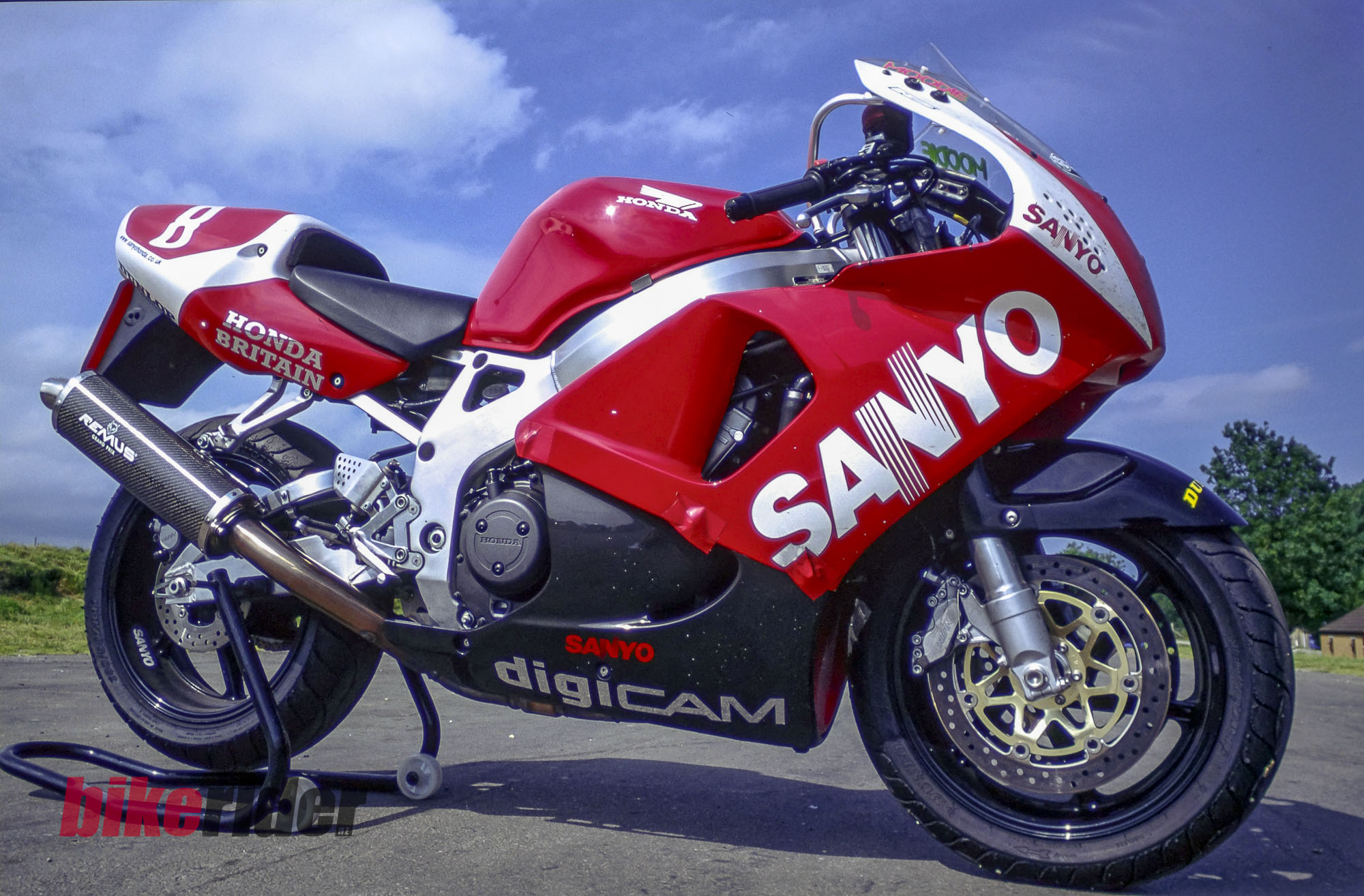 The 1998 Honda CBR900RR Fireblade from Savory’s racing work.