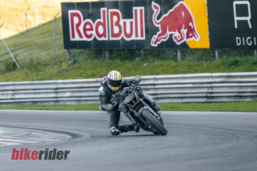 2026 KTM 1390 Super Duke RR Track01203