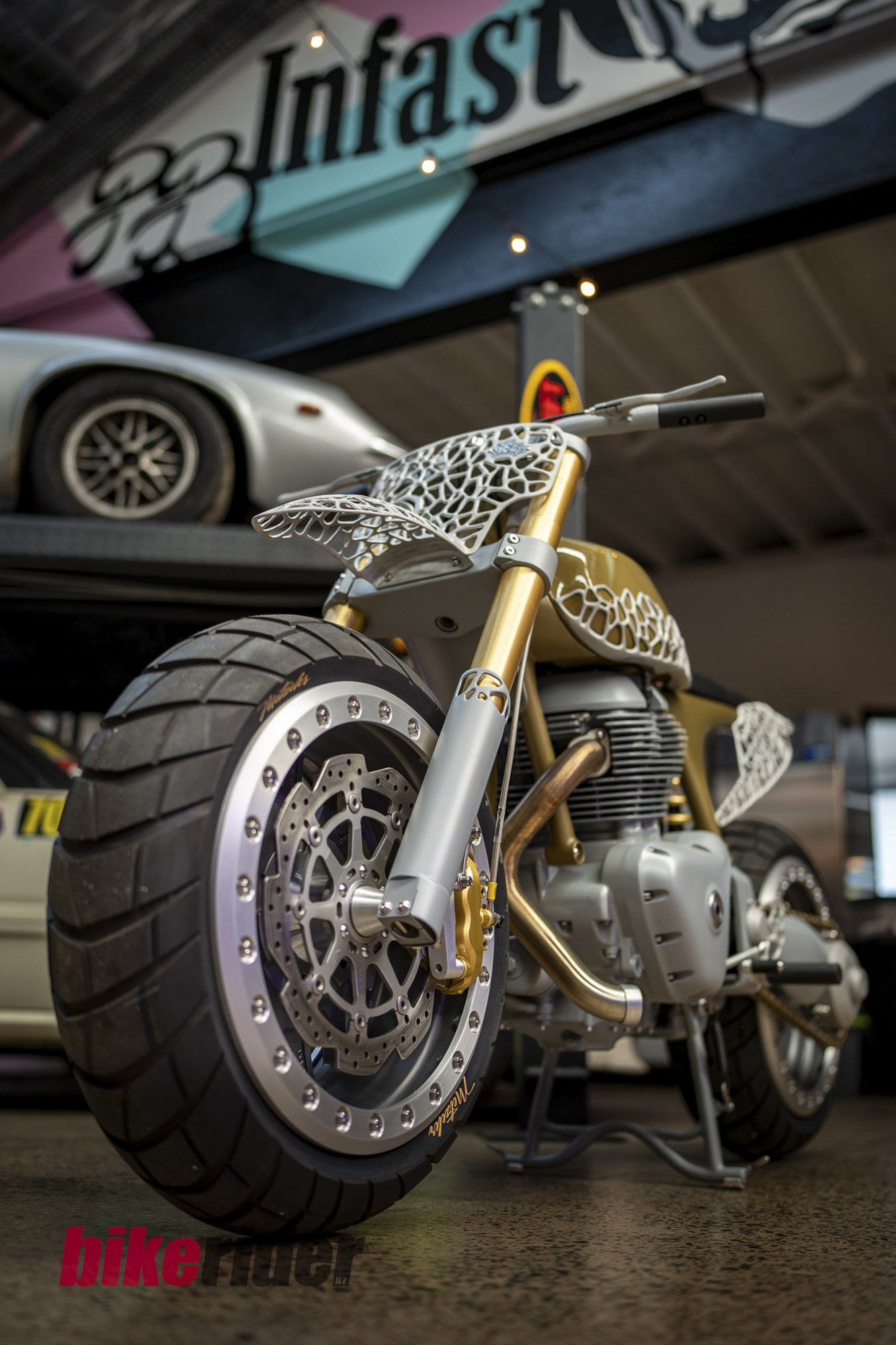 Project MEGA custom Royal Enfield Bear 650 front detail