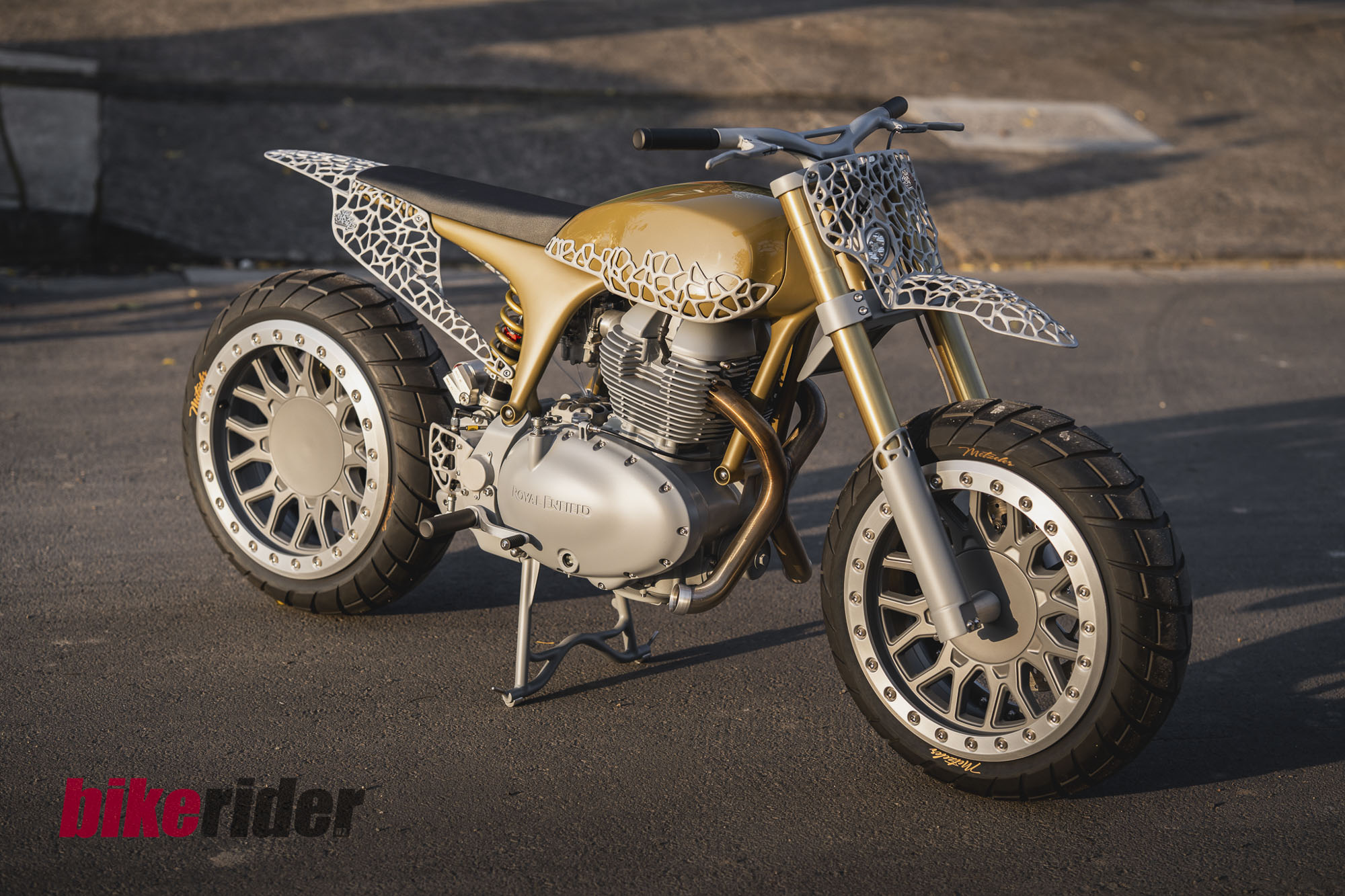 Project MEGA tank, aluminium bodywork and Royal Enfield engine