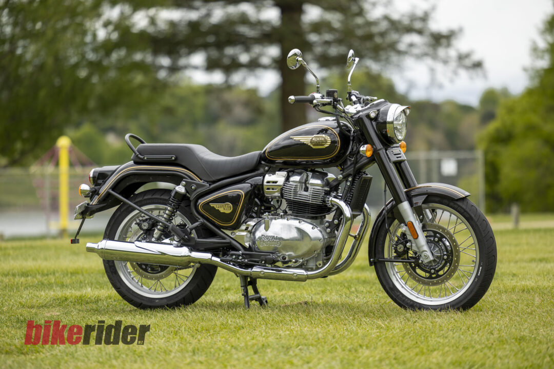 Royal Enfield Bullet 650 in Cannon Black: black and gold right-side detail