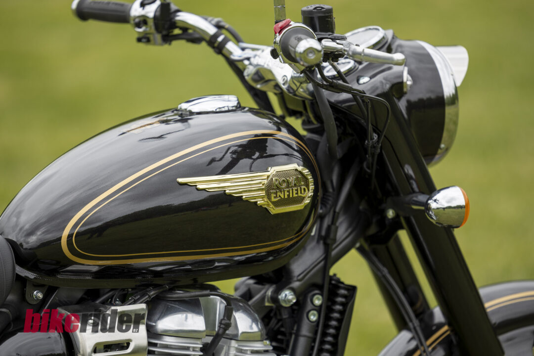 Royal Enfield Bullet 650 in Cannon Black: black and gold fuel tank and cockpit