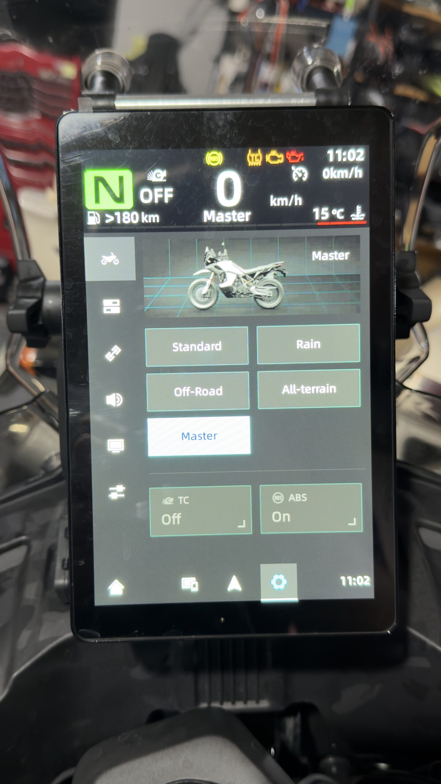 CFMOTO 1000MT-X TFT with Master mode selected, traction control off and ABS on
