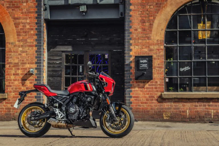 Suzuki GSX-8TT Gets New Retro Colour Scheme